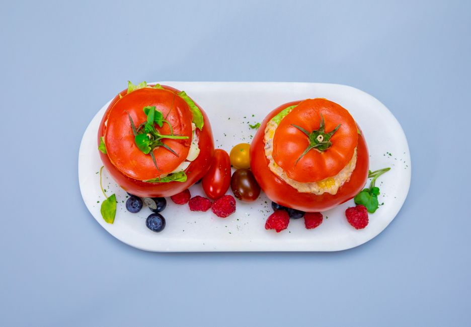 Tomates farcies à la viande et au riz Tomates farcies à la viande et au riz — photo du plat