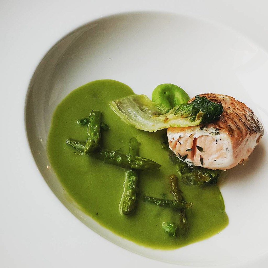Velouté d'asperges vertes au parmesan Velouté d'asperges vertes au parmesan — photo du plat